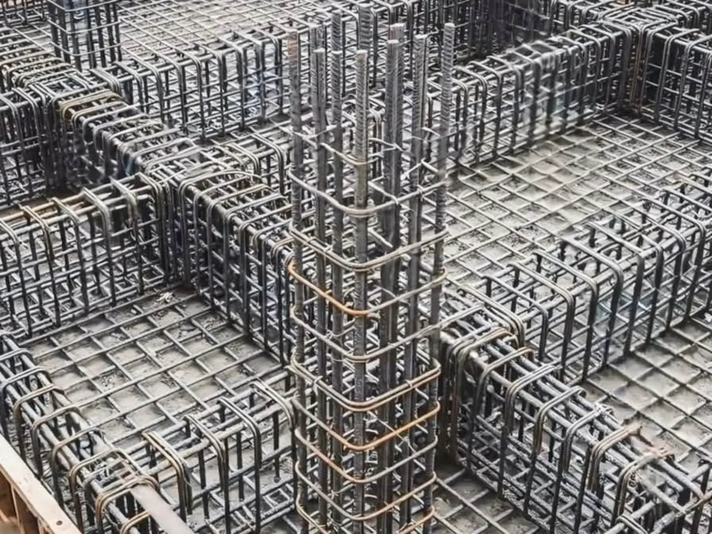 Cages de semelles et départ de poteaux